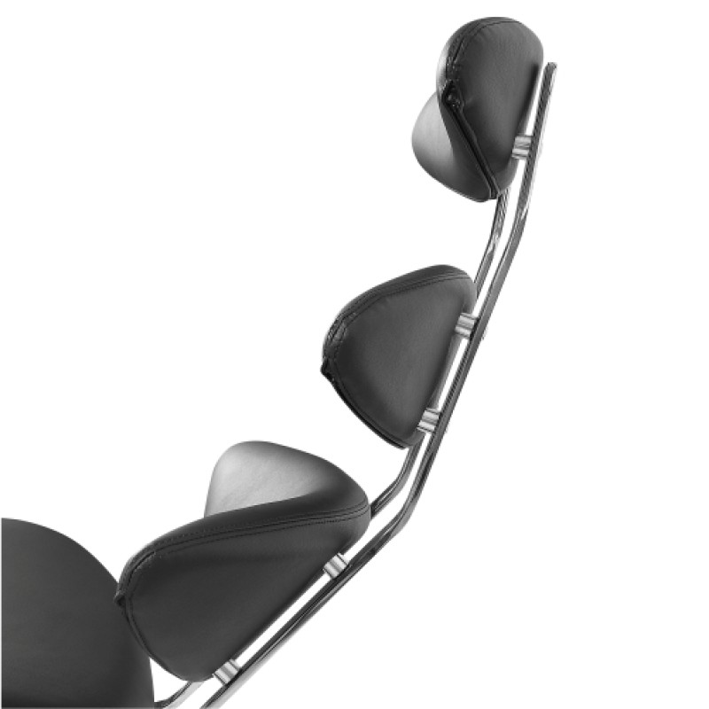 Coro­na Chair & Ottoman