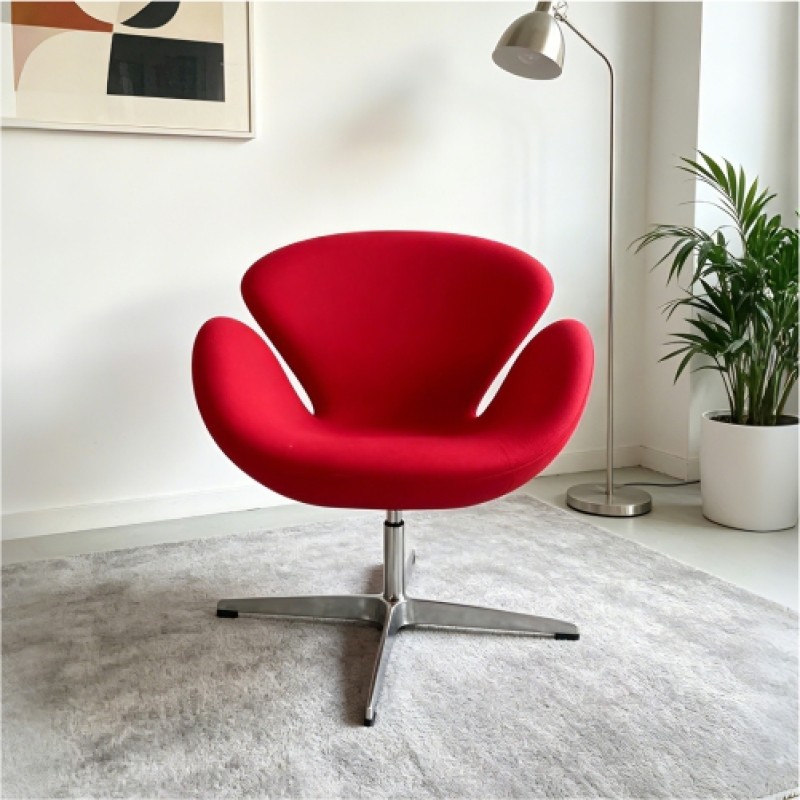 Arne Jacobsen Swan Chair